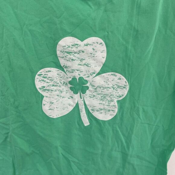 Green Shamrock T-Shirt NWT medium - Picture 2 of 7